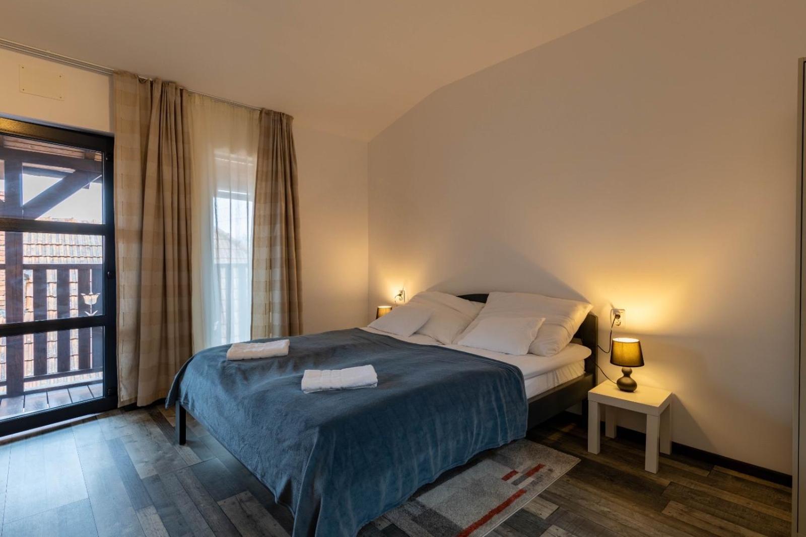 Happy Nest Hotel Luna de Sus  Ngoại thất bức ảnh
