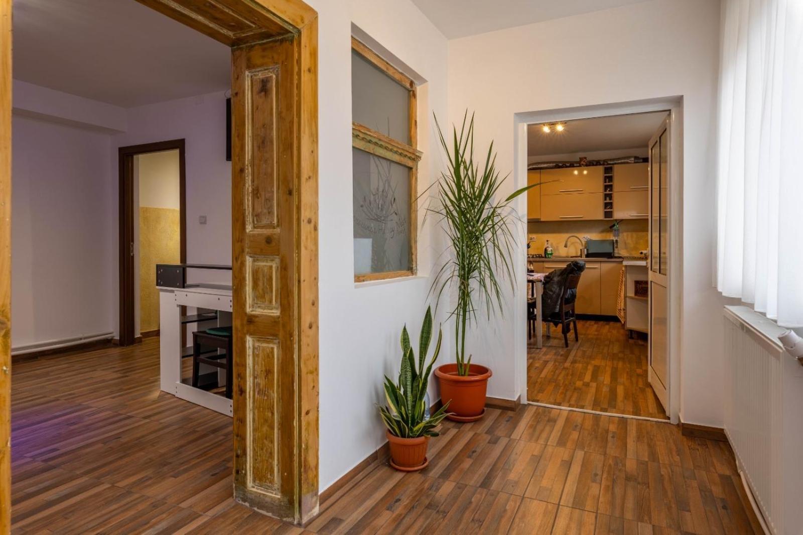 Happy Nest Hotel Luna de Sus  Ngoại thất bức ảnh