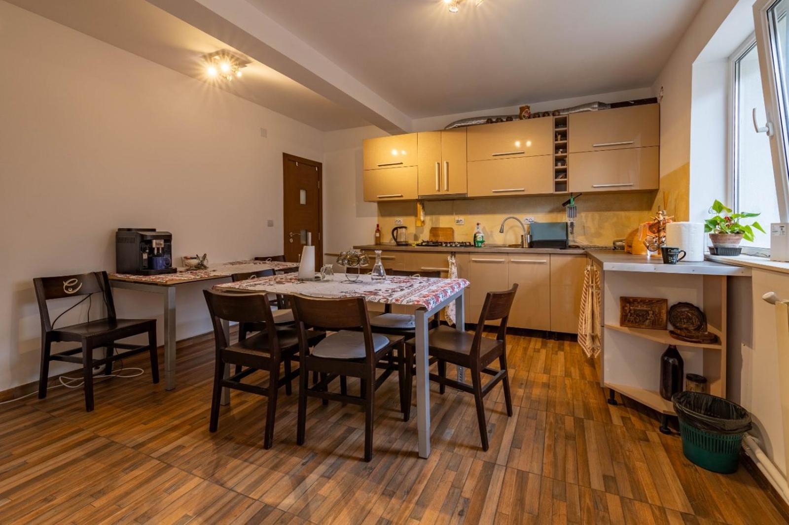 Happy Nest Hotel Luna de Sus  Ngoại thất bức ảnh